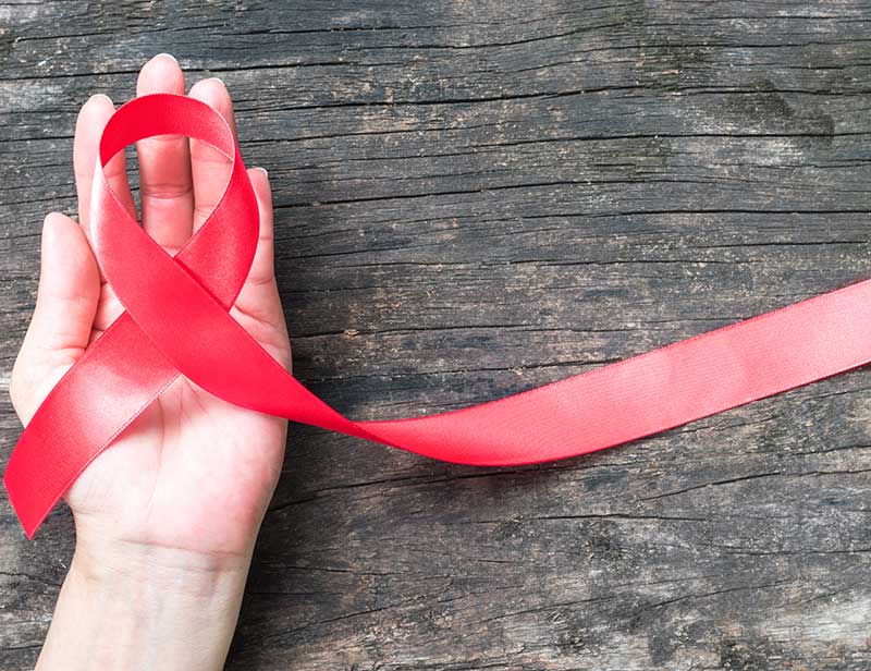  Novos casos de Aids em SP caem 31%, mas crescem entre homens jovens